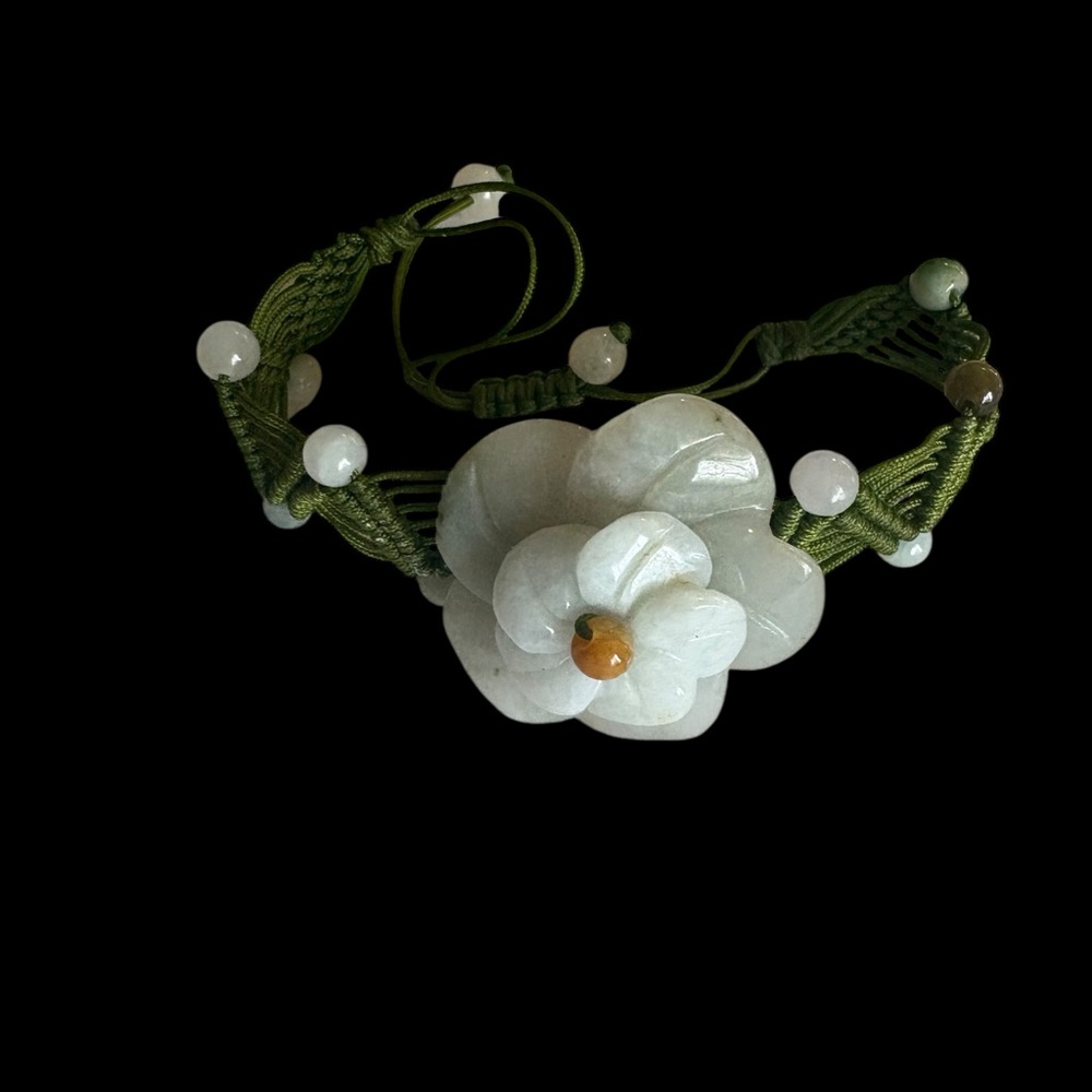 Exquisite Hand-Carved Jadeite Flower Necklace & Choker Set - Picture 5 of 10